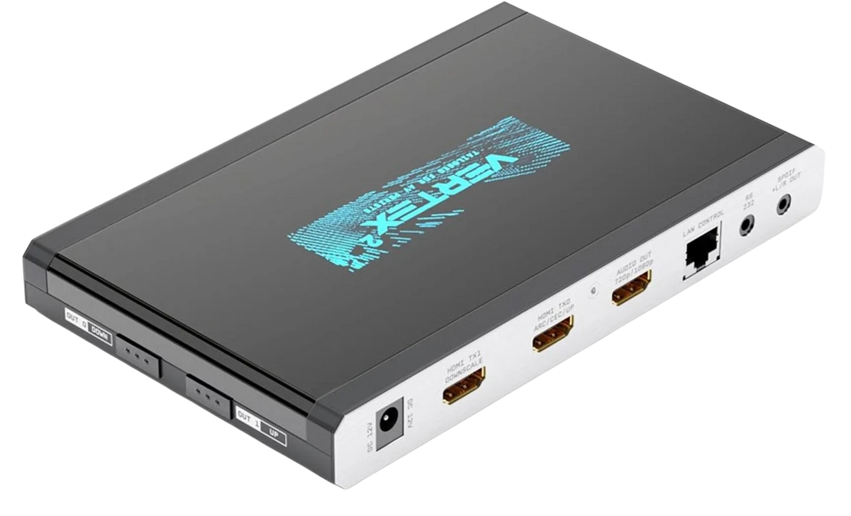 Lado das saídas do HDfury Vertex 2: 12V DC, HDMI TX1 com downscale, HDMI TX0 com ARC, CEC e upscale, a saída 720p/1080p do extrator de áudio, controlo LAN, RS232 e S/PDIF com saída L/R